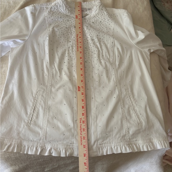 Quacker Factory White Studded Ruffle Jean Jacket Women’s Large Style #A261709 - Picture 8 of 11